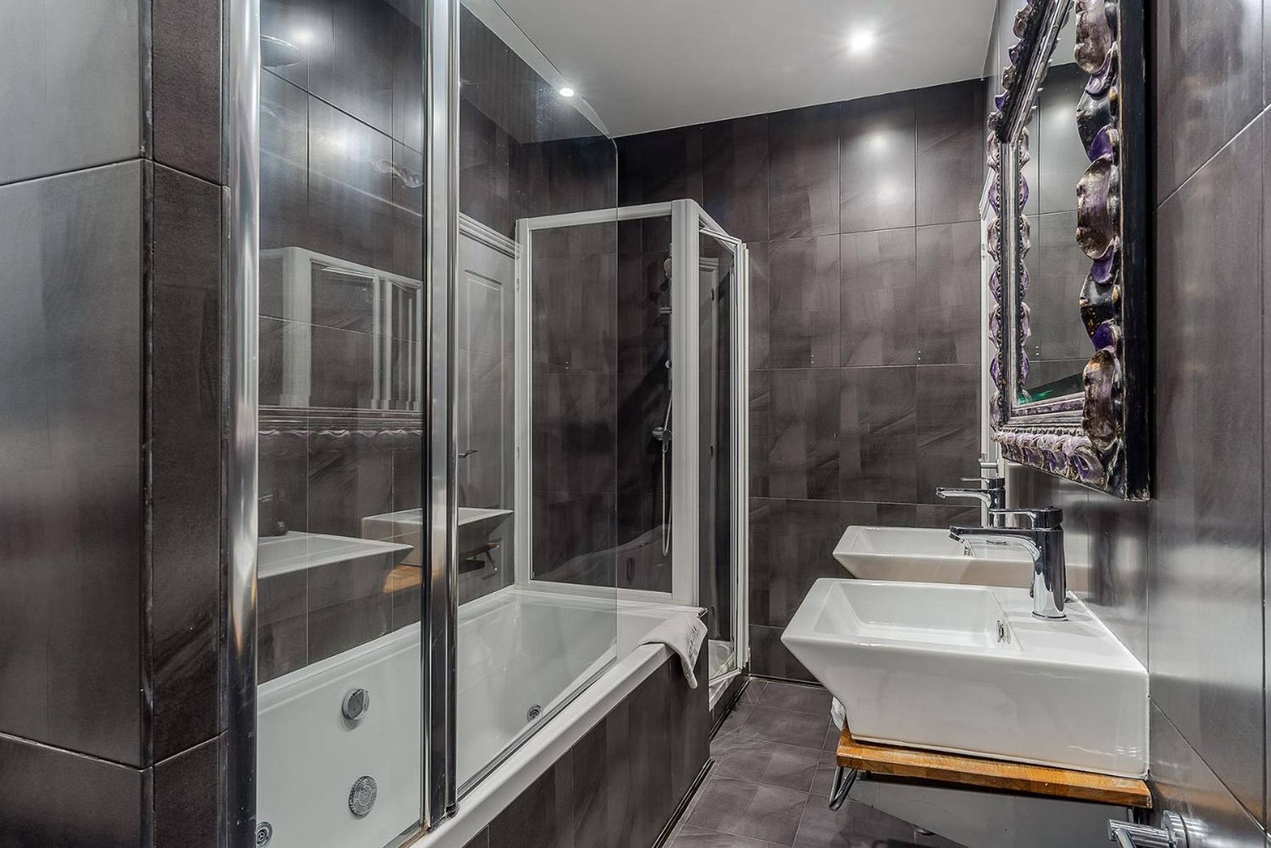 ברצלונה Enjoybcn Tapies Apartment מראה חיצוני תמונה